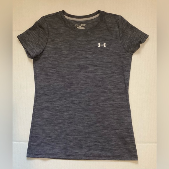 Two Women’s Under Armour Tees XS - Picture 1 of 11